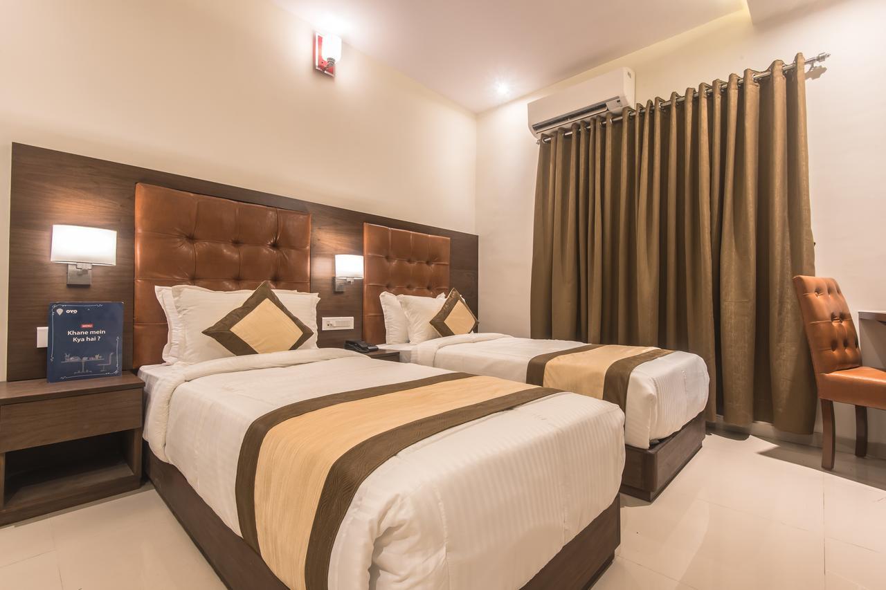 Oyo 9328 Empire Suite นาวีมุมไบ ภายนอก รูปภาพ